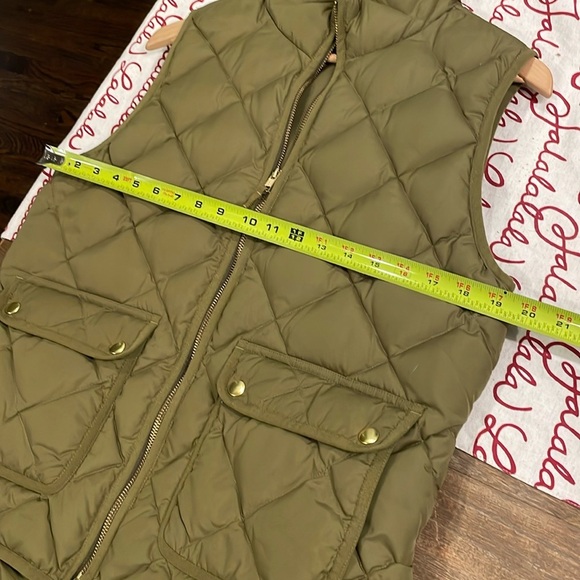 J. Crew Olive Green Irish Moss Excursion Quilted Down Vest. - Picture 7 of 8